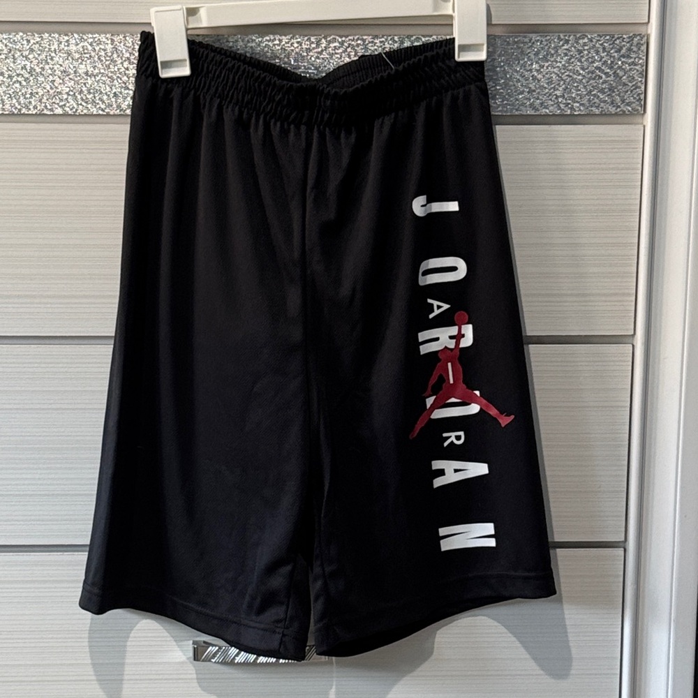 Jordan Black Boys Youth XL Shorts. NWT.